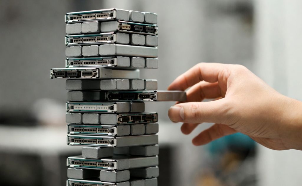 Тупик масштабирования: как расширить кластер виртуализации без остановки бизнес‑сервисов